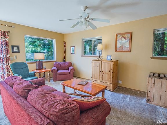 Upper level living space