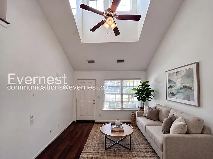 3 bed, 2.5 bath, 1632 sqft, $2,150 — Photo 2