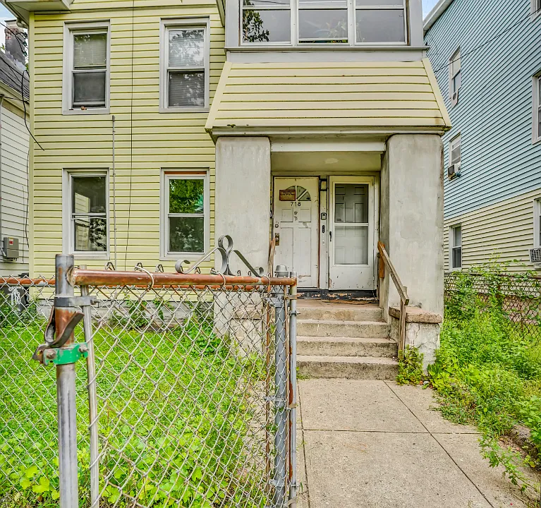 718 Winchester Ave #1