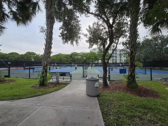3800 Oaks Clubhouse Dr #112 — Photo 42