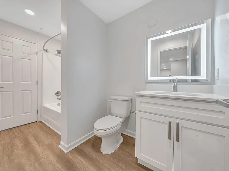The Vinings Apartments — Photo 15