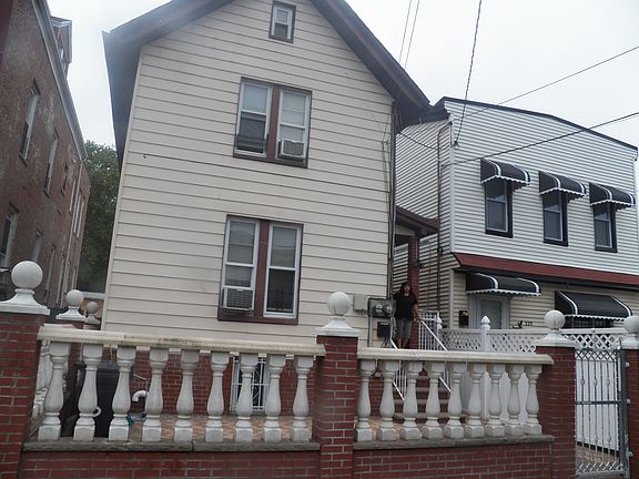 2nd image of 225 Norwood Ave