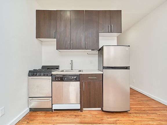 3rd image of 134 W 109th St APT 4A