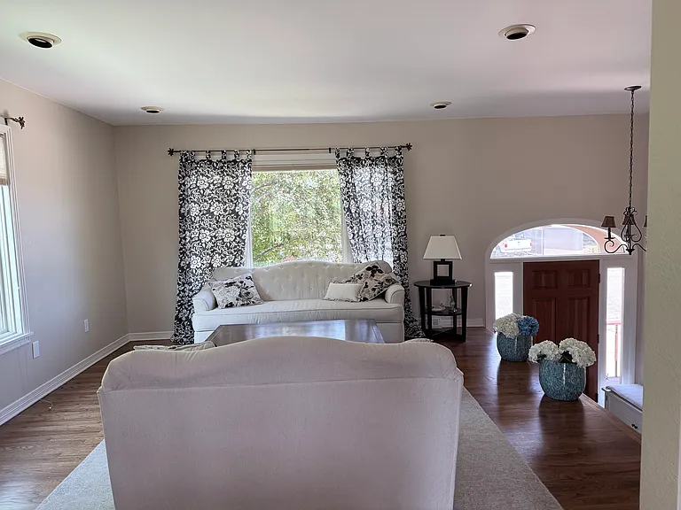 4250 Grinnell Ave — Photo 4