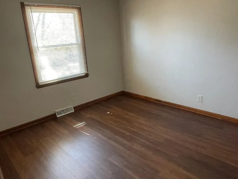 3413 SW 29th Ter — Photo 5