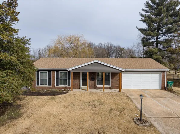 808 E 2nd St, O'Fallon, IL 62269