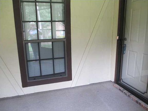 4th image of 165 Dogwood Cir