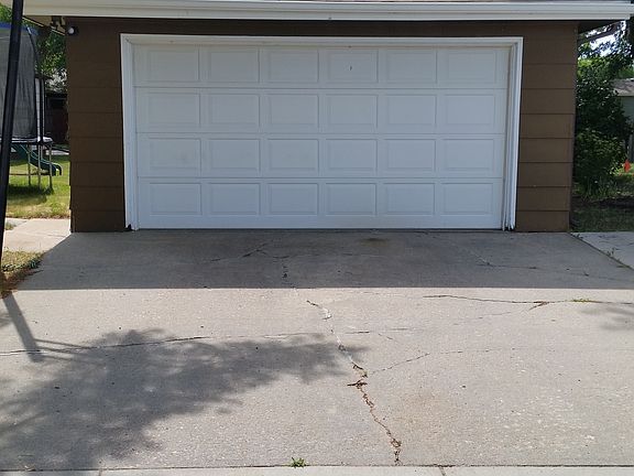 1.5 stall oversize garage