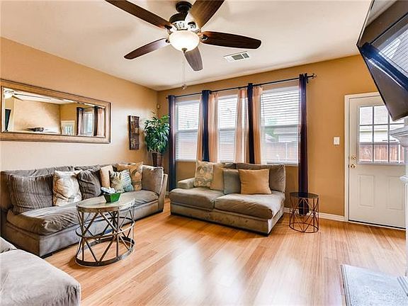 3rd image of 4713 Dogwood Dr
