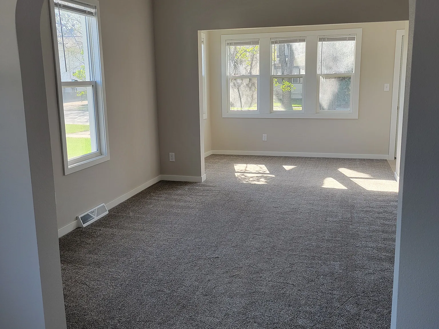 2 bed, 1028 sqft, $1,450 — Photo 4