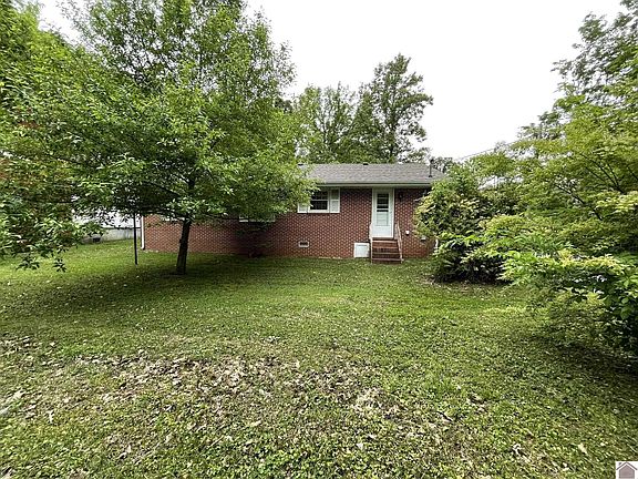 2nd image of 901 Olive St
