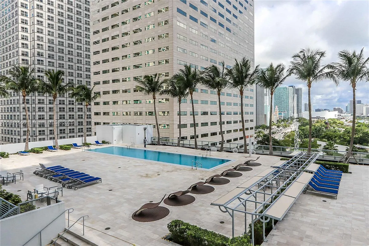 Building Photo - 325 Biscayne Blvd #1422