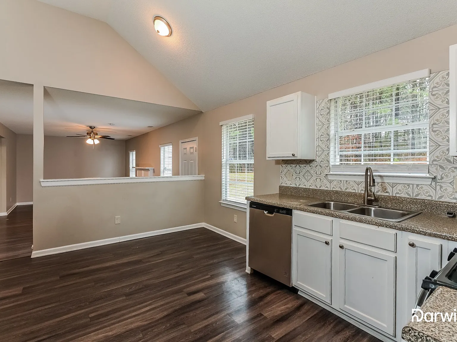 3 bed, 2.5 bath, 2112 sqft, $2,345 — Photo 3