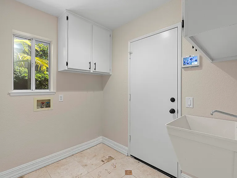12304 Dormouse Rd — Photo 26