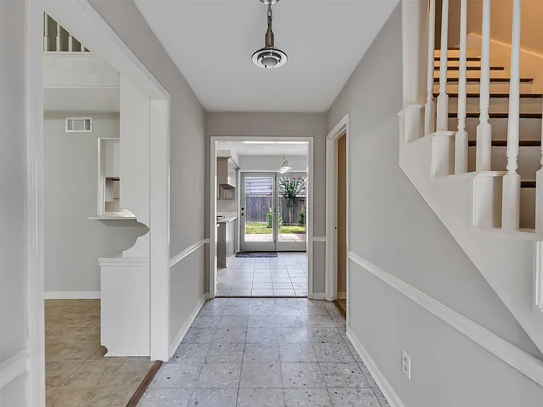 14134 Cleobrook Dr — Photo 4
