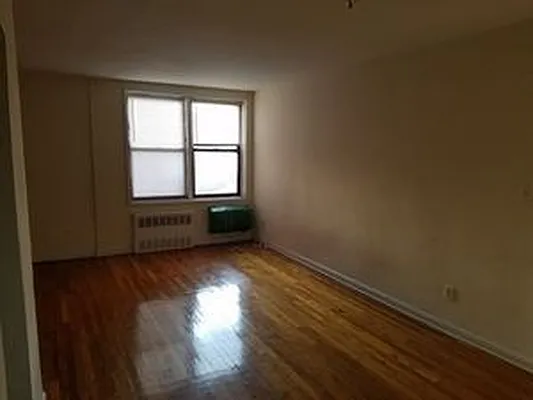 Rented by Max & Associates Realty Corp | media 4