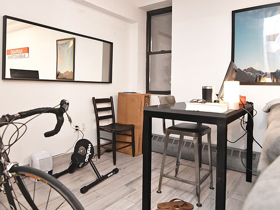 5th image of 85 Attorney St APT 1B
