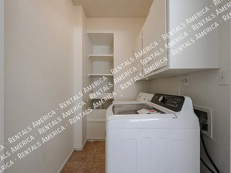 2723 S Estrella Cir — Photo 25