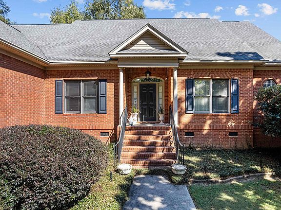 5th image of 226 Cumberland Dr