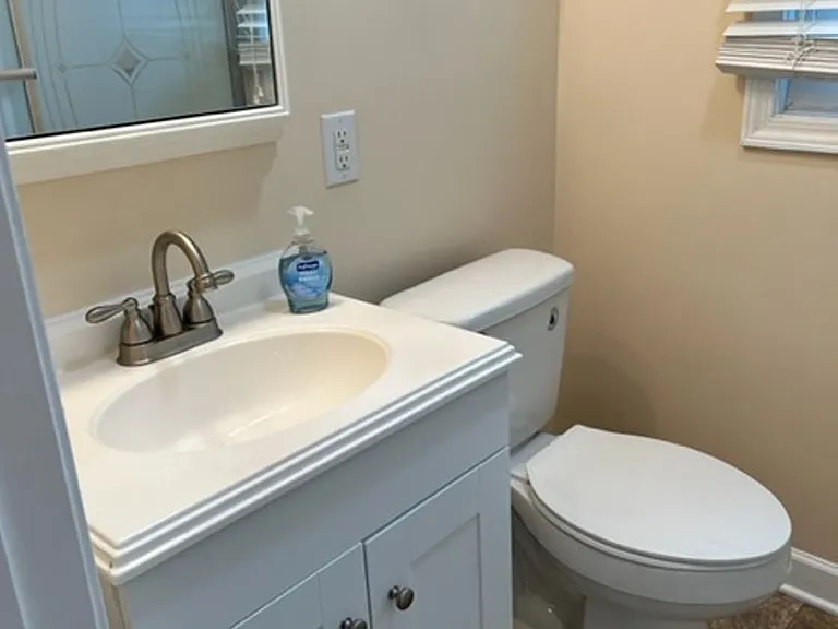 808 Ray Ave — Photo 10