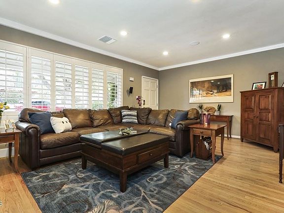 4th image of 352 N Alta Vista Ave