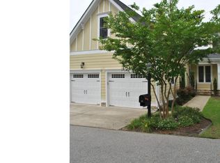 40 Falconridge Dr, Spring Lake, NC 28390