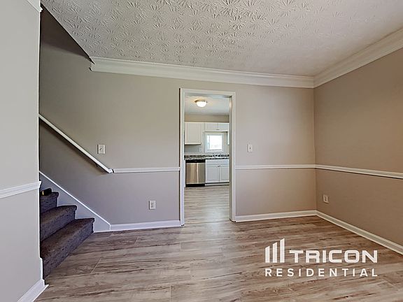 4th image of 2295 Oakland Spring Dr
