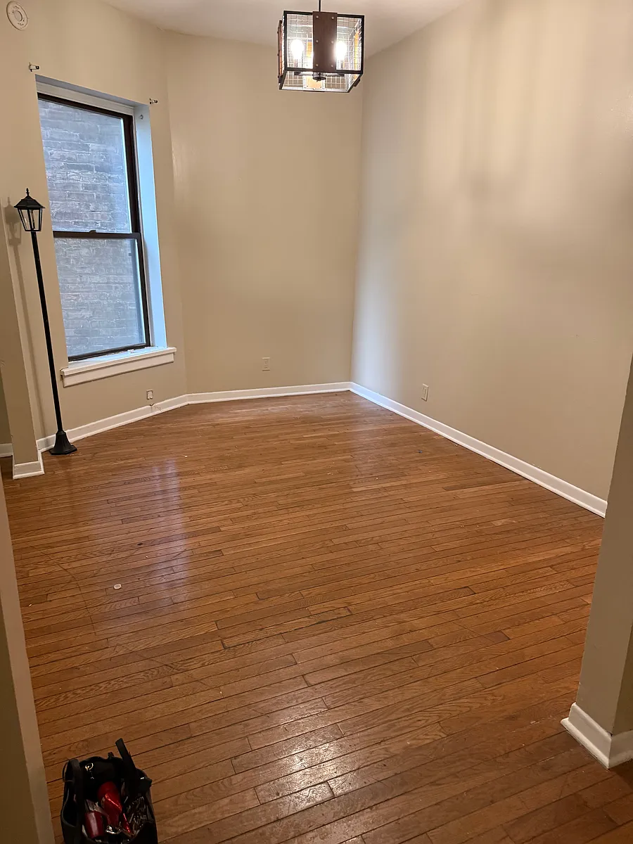 Photo 2 of 10 - 3719 W Lexington St #1A - Chicago, IL Building Photo - 3719 W Lexington St #1A