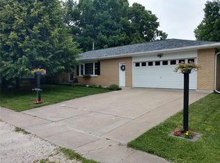 203 E Church St, Mendon, IL 62351