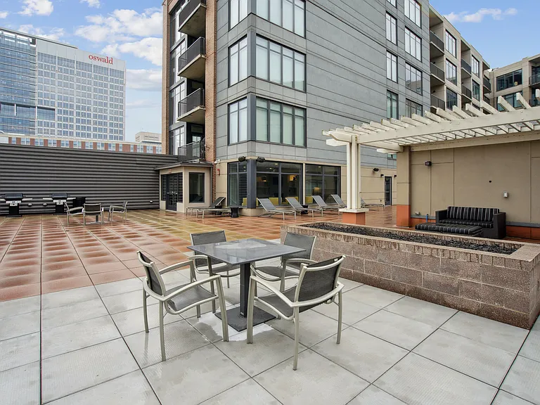 Flats at East Bank — Photo 34