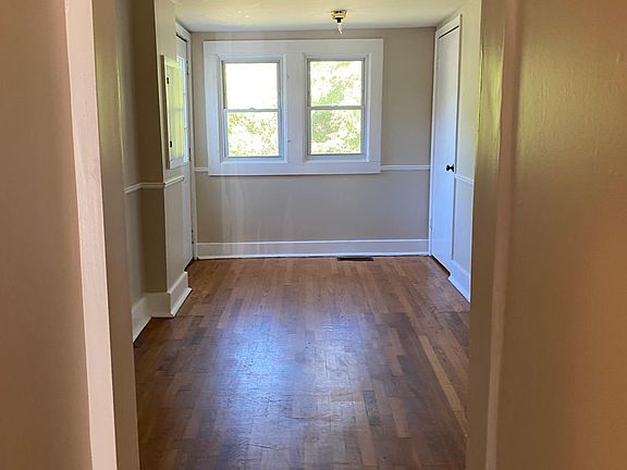5th image of 310 Sumpter Ave