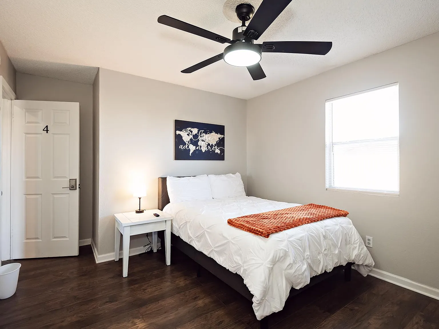 4 bed, 2.0 bath, 2000 sqft, $910 — Photo 2