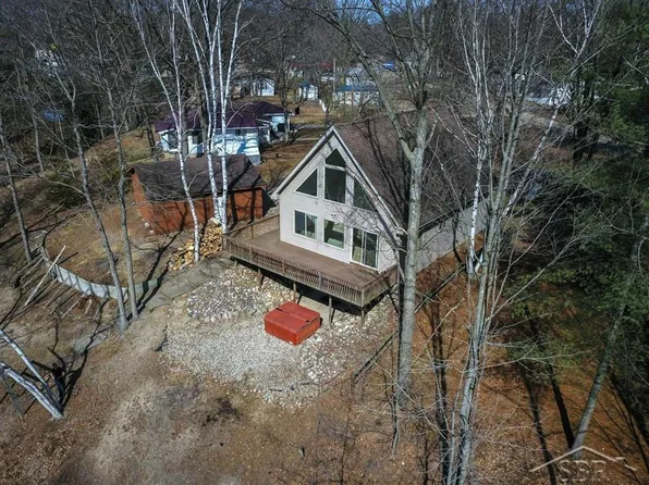 230 Arbutus St, Gladwin, MI 48624