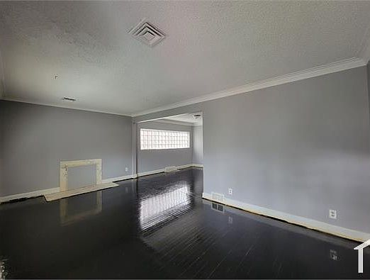 3rd image of 18034 Birwood St