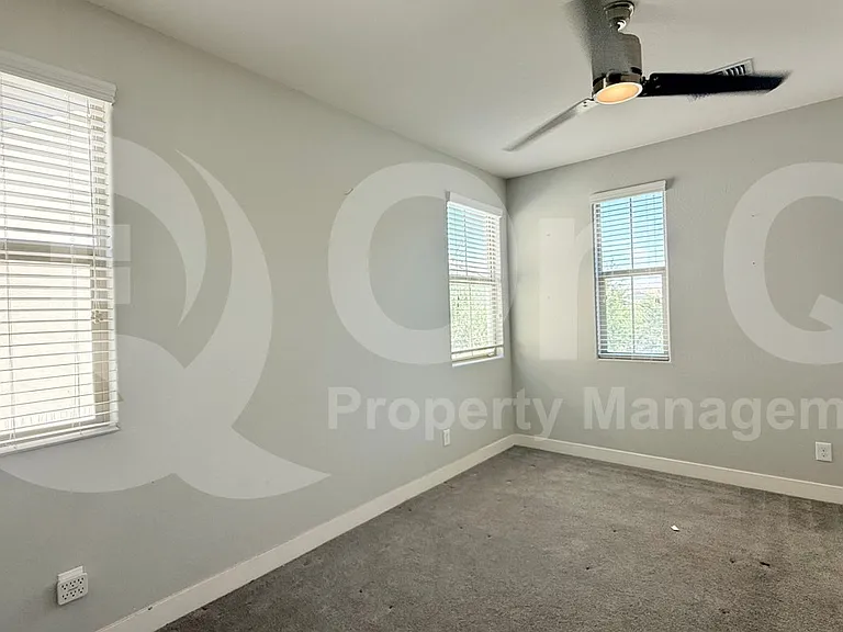 3713 E Robert St — Photo 9