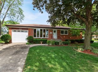 530 Cambridge Rd, Des Plaines, IL 60016