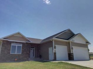 3819 Crest Cir, Bismarck, ND 58503