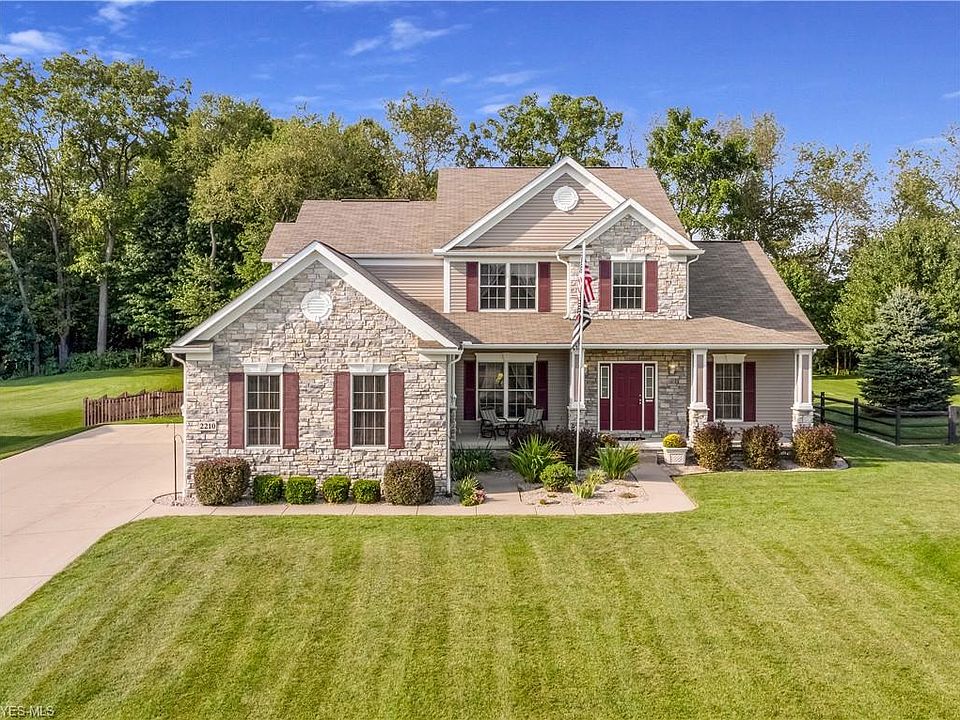 1st image of 2210 Hunting Valley Ln