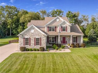 2210 Hunting Valley Ln, Streetsboro, OH 44241