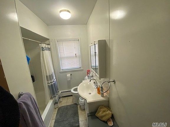5th image of 23 Glenwood Ave