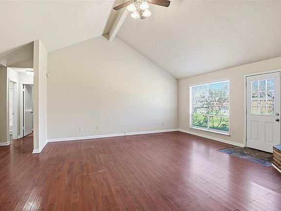 3rd image of 4922 Temple Bell Dr