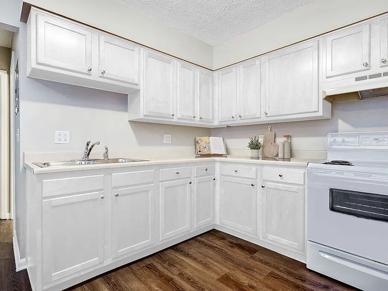 Clearwater Apartments — Photo 18