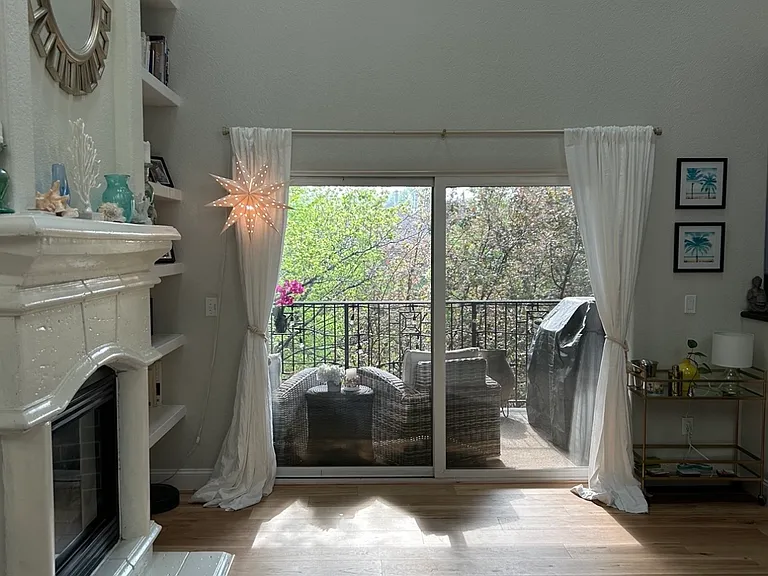 11 Monroe St #203 — Photo 4