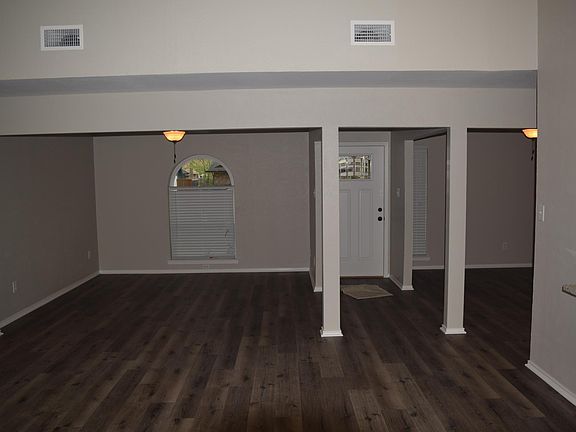 3rd image of 2007 Fair Meadow Dr
