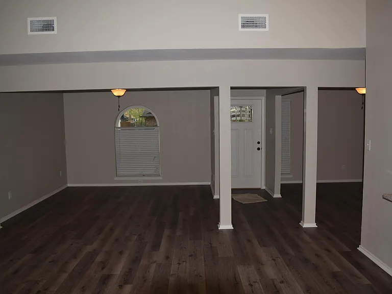 2007 Fair Meadow Dr — Photo 3