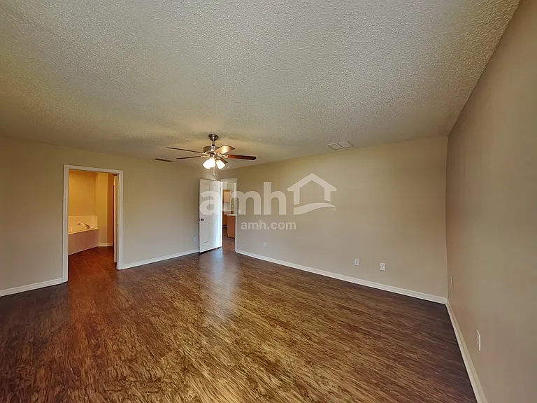 315 Colony Ct — Photo 10