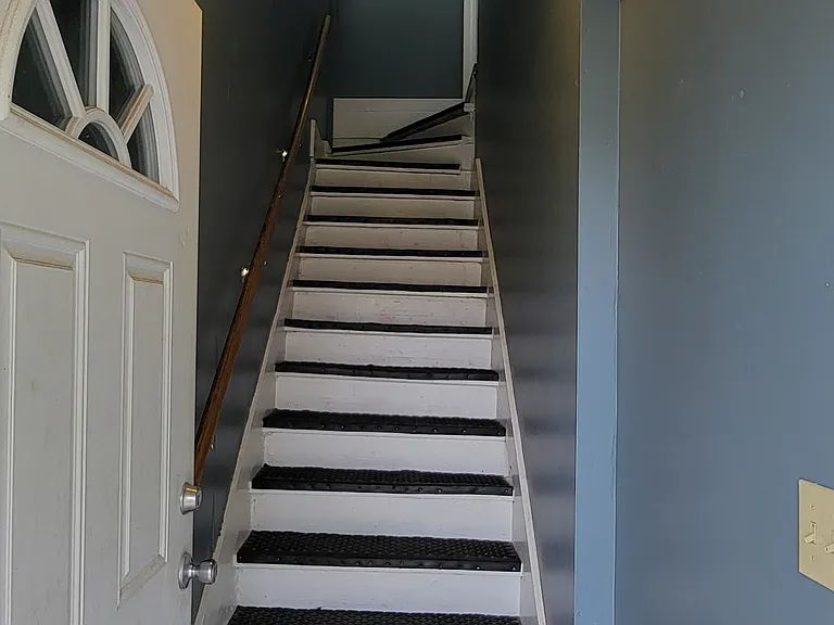 334 S 8th St — Photo 9