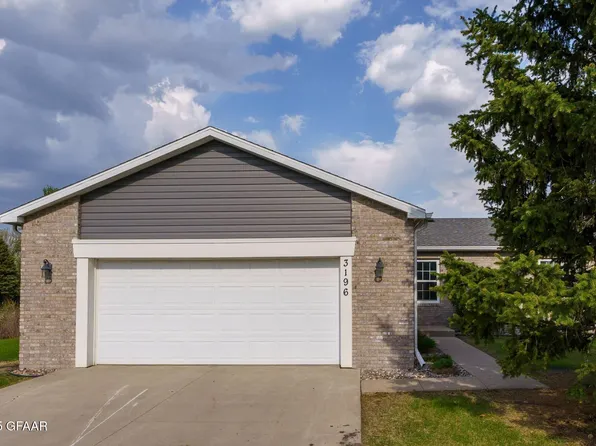 3196 24th Ave S, Grand Forks, ND 58201