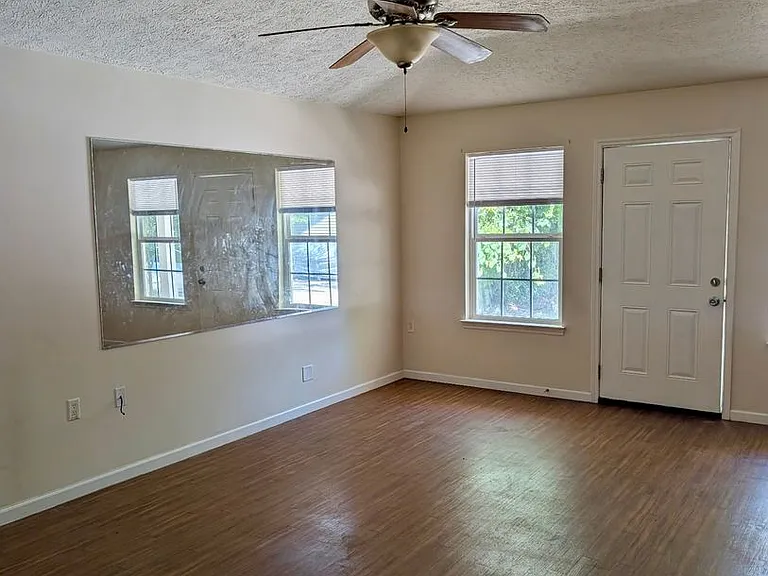 725 Sherman Ave #B — Photo 3