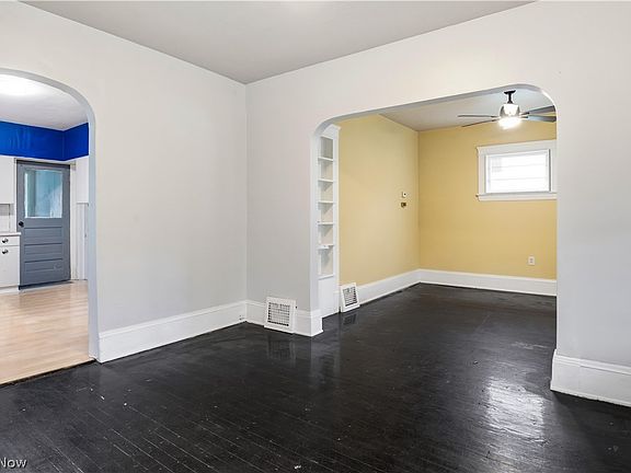4th image of 4024 E 53rd St